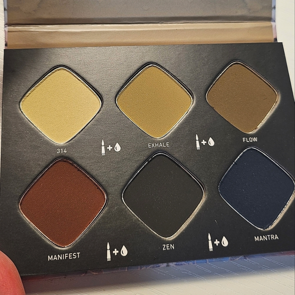 Morphe X Ashley Strong Palette - Picture 6 of 6